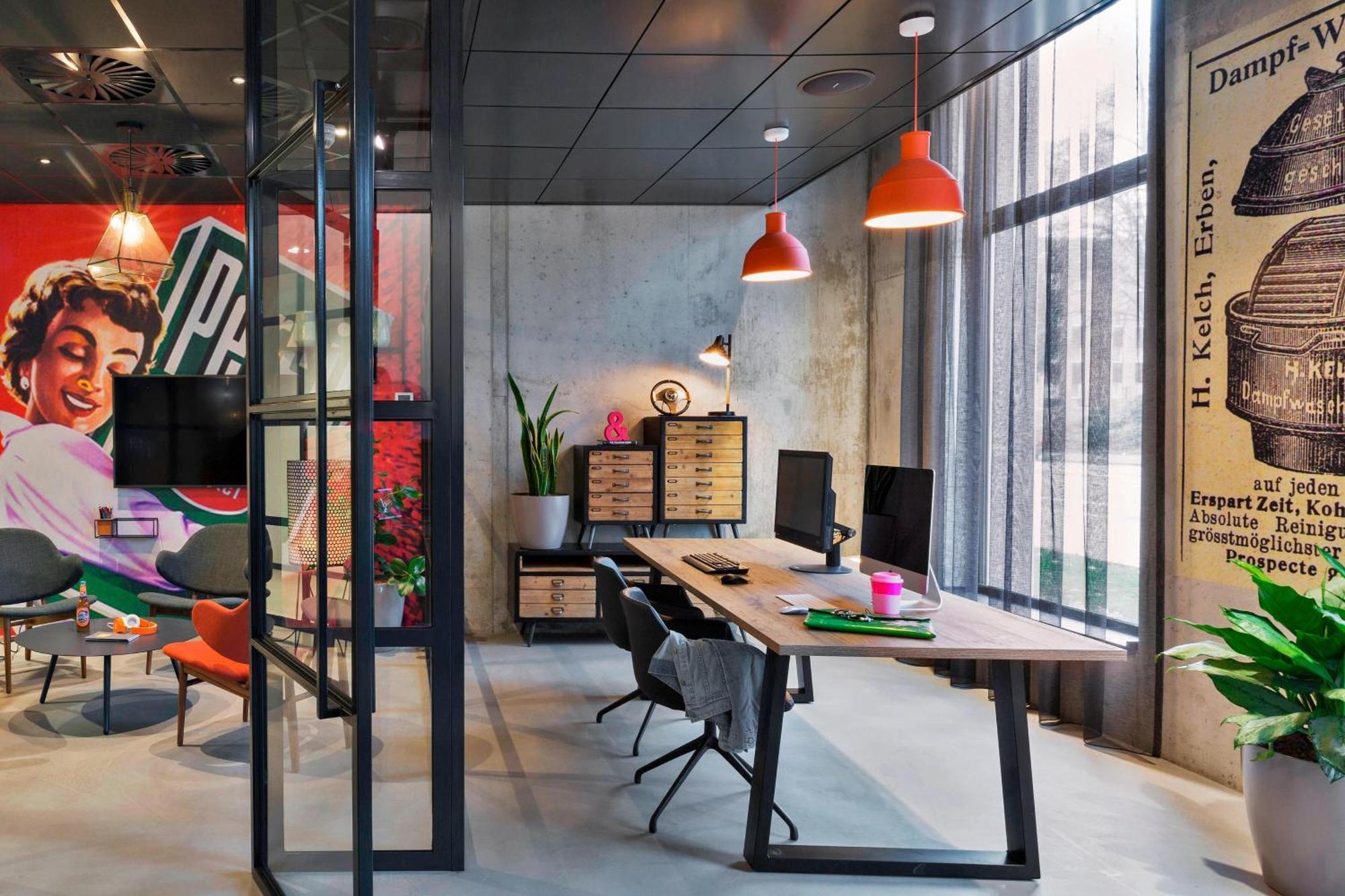 Отель Moxy Duesseldorf South Экстерьер фото